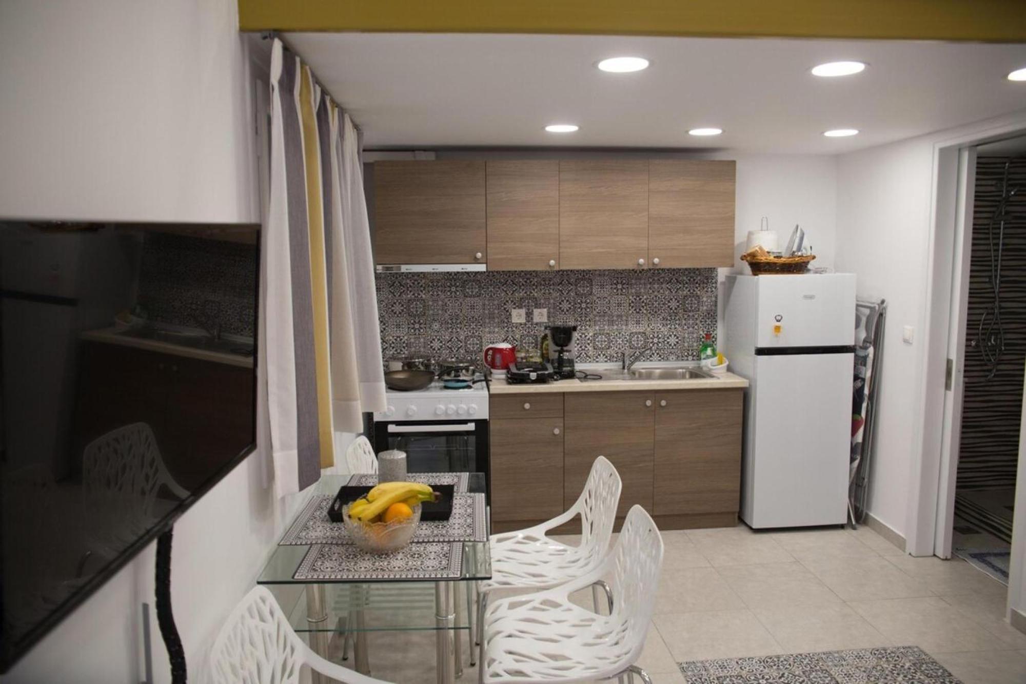 Aimou Studio's Apartment's El Pireo