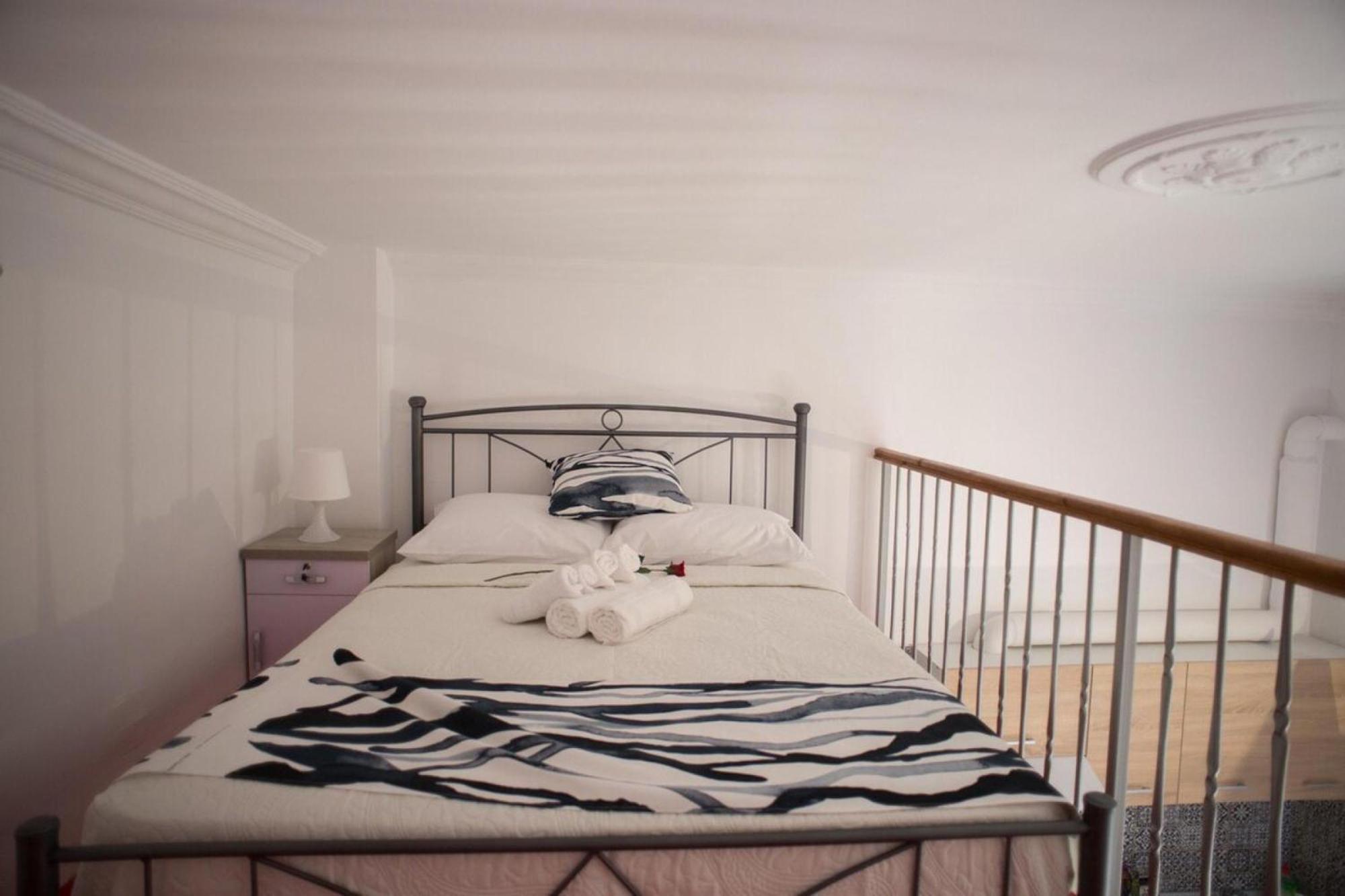 Aimou Studio's Apartment's El Pireo